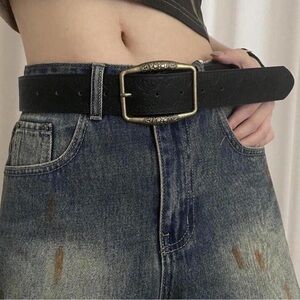 Elegant Black Leather Belt